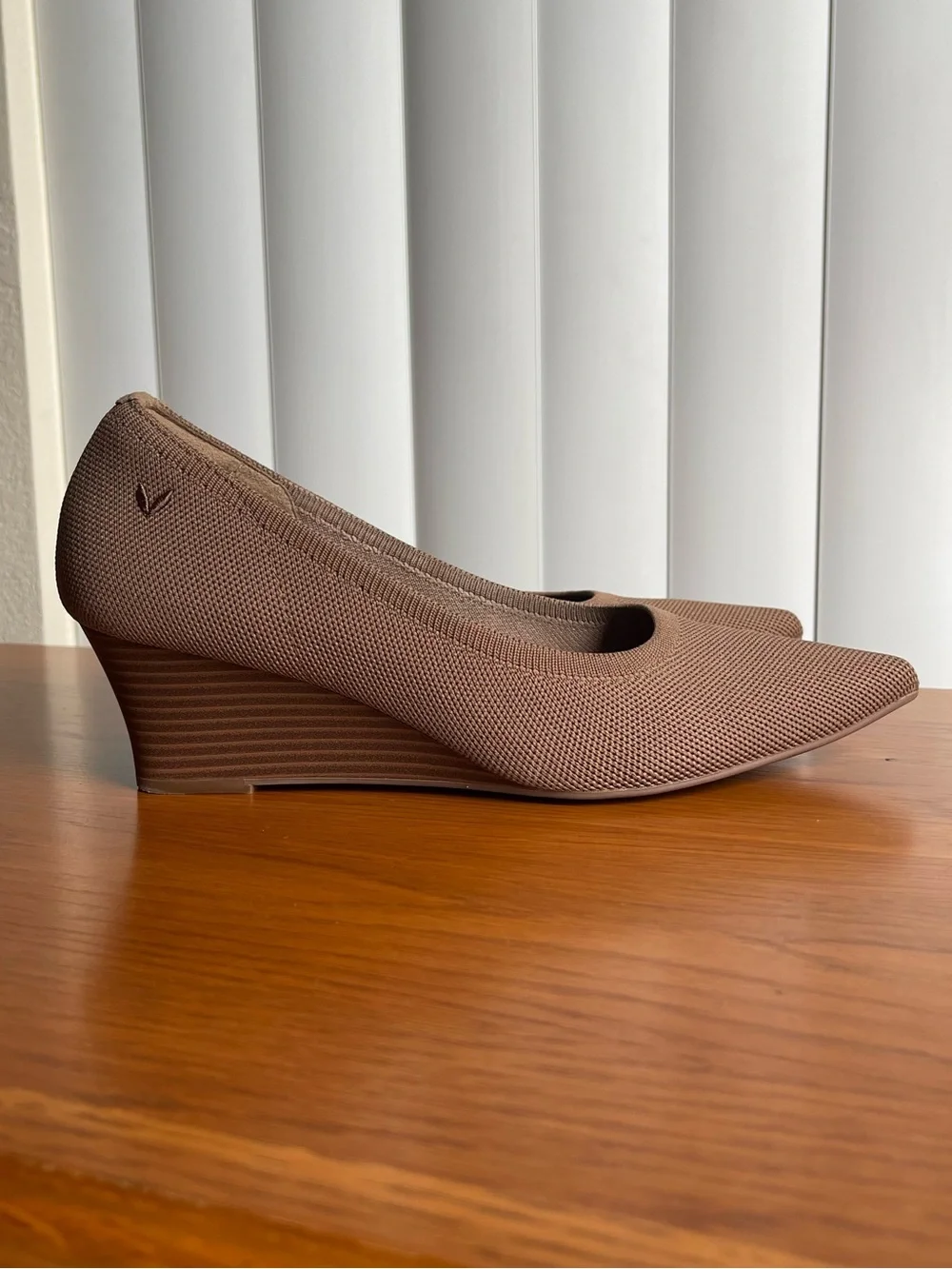 Vivaia Aria Pointed Toe Wedge Brown Size 39/8